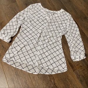 Old Navy Black and White Cross Hatch Vneck Sheer Blouse Top Nautical Size Medium